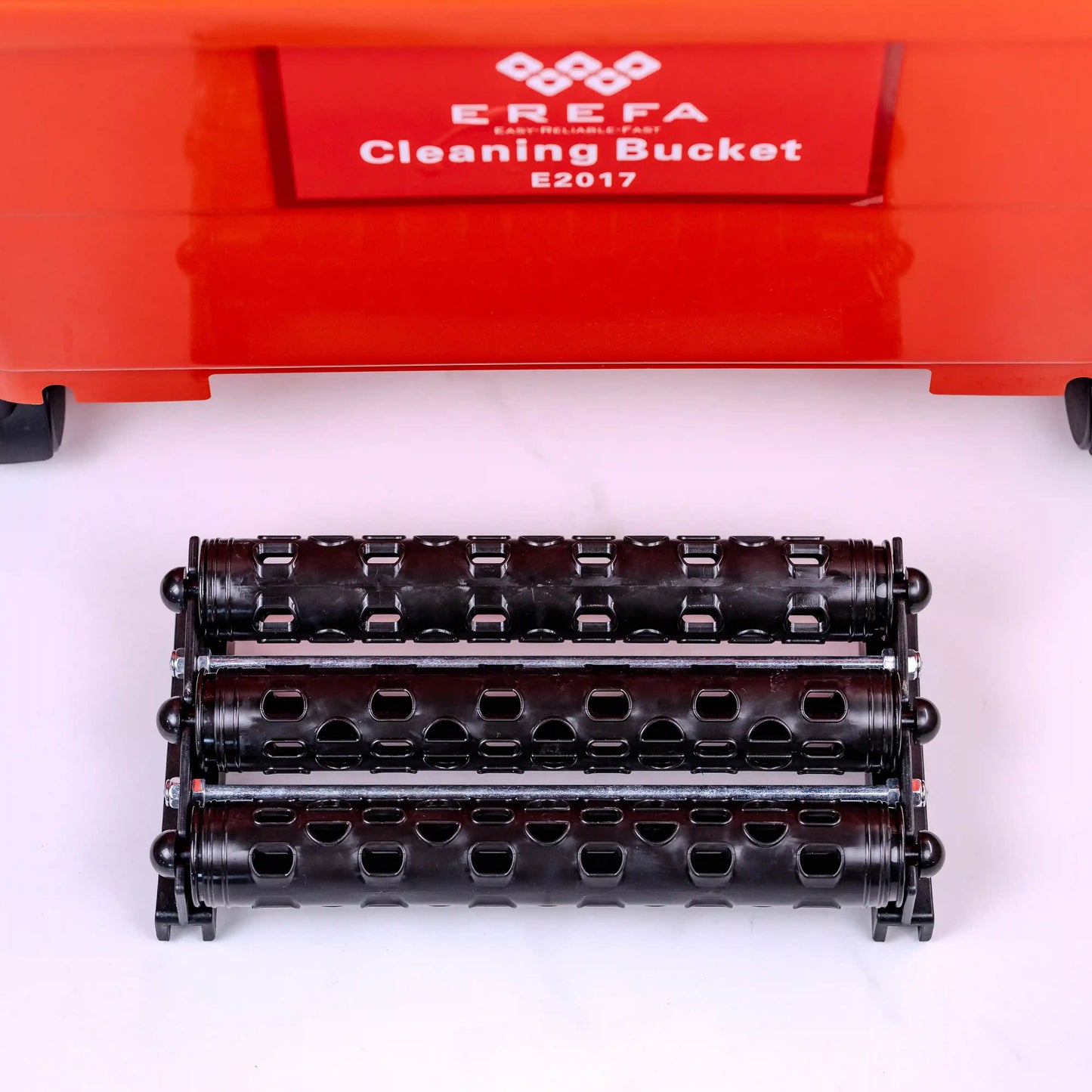 E2017 Reinigungseimer aus hochdichtem Polyethylen mit integriertem Rollensystem und 20 Litern Fassungsvermögen