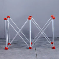 E2018 Sechsbeiniger Stahlplattentisch mit präziser Ausrichtung und erhöhter Stabilität