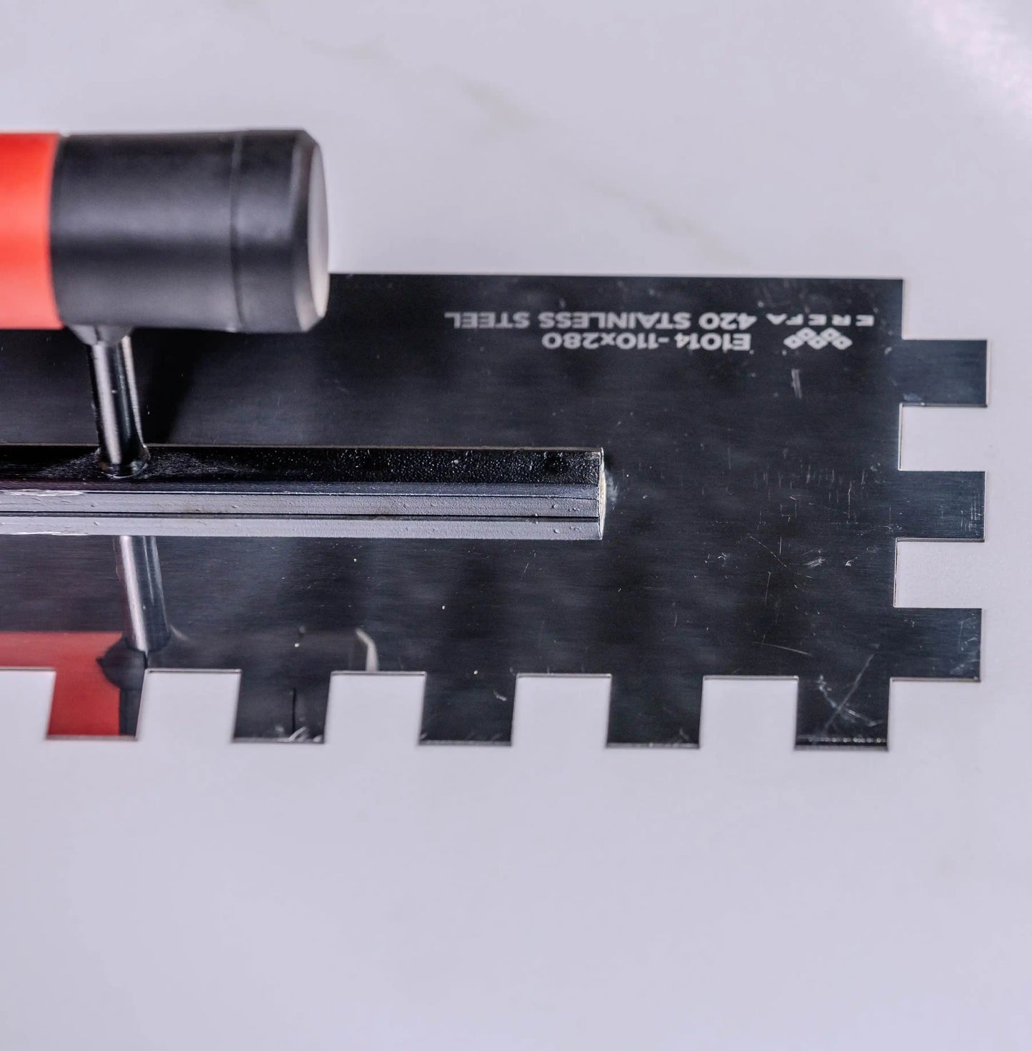 Edelstahlkelle E1014 mit 15 mm Abstand